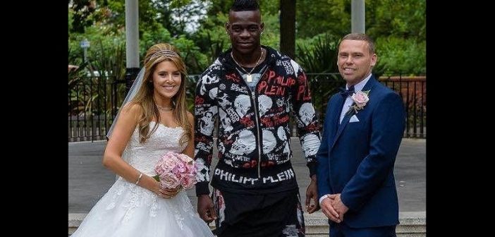 Le beau ‘cadeau’ de Mario Balotelli à un nouveau couple fan de Liverpool FC: PHOTOS 