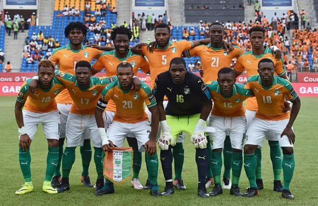 Trois(3) footballeurs ivoiriens ont fait un don à un orphelinat d’Oyem, au Gabon