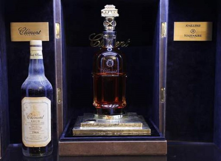 La bouteille de rhum la plus chère du monde a trouvé preneur à 100.000 euros,