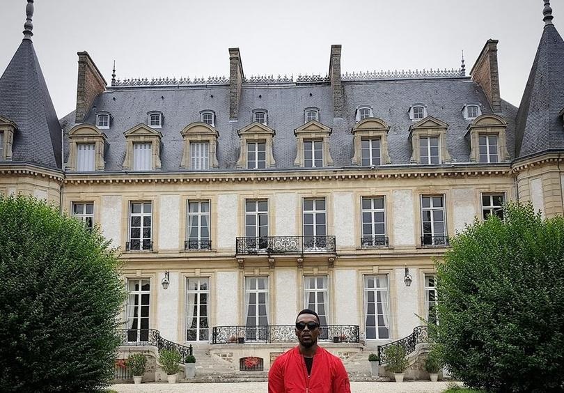 Serge Beynaud tourne son nouveau clip à plus de 20 millions dans un château