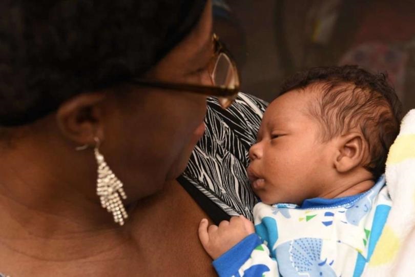 A 59 ans elle accouche de son premier enfant