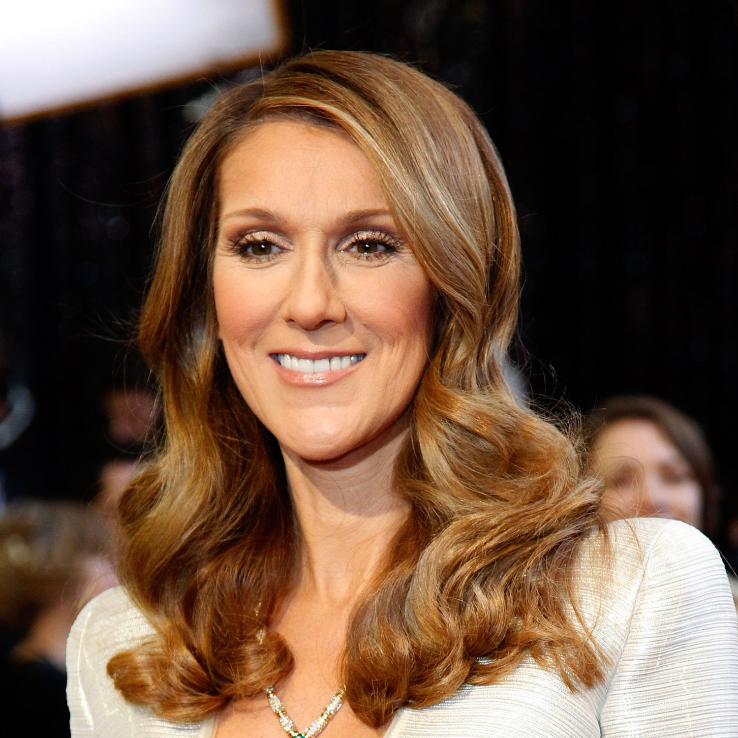 Céline Dion annule ses concerts pour se faire opérer