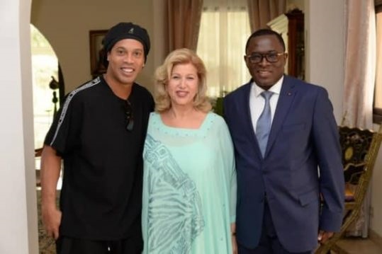 Côte d’Ivoire : Ronaldinho fait don à la fondation « Children of Africa »